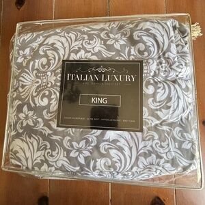 King Fitted Sheet only in Gray & White Damask - NWT/NIP